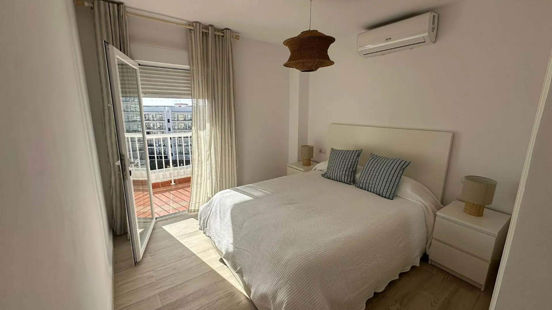 Benalmadena Beachside Apartment With Parking 0*,  Spagna