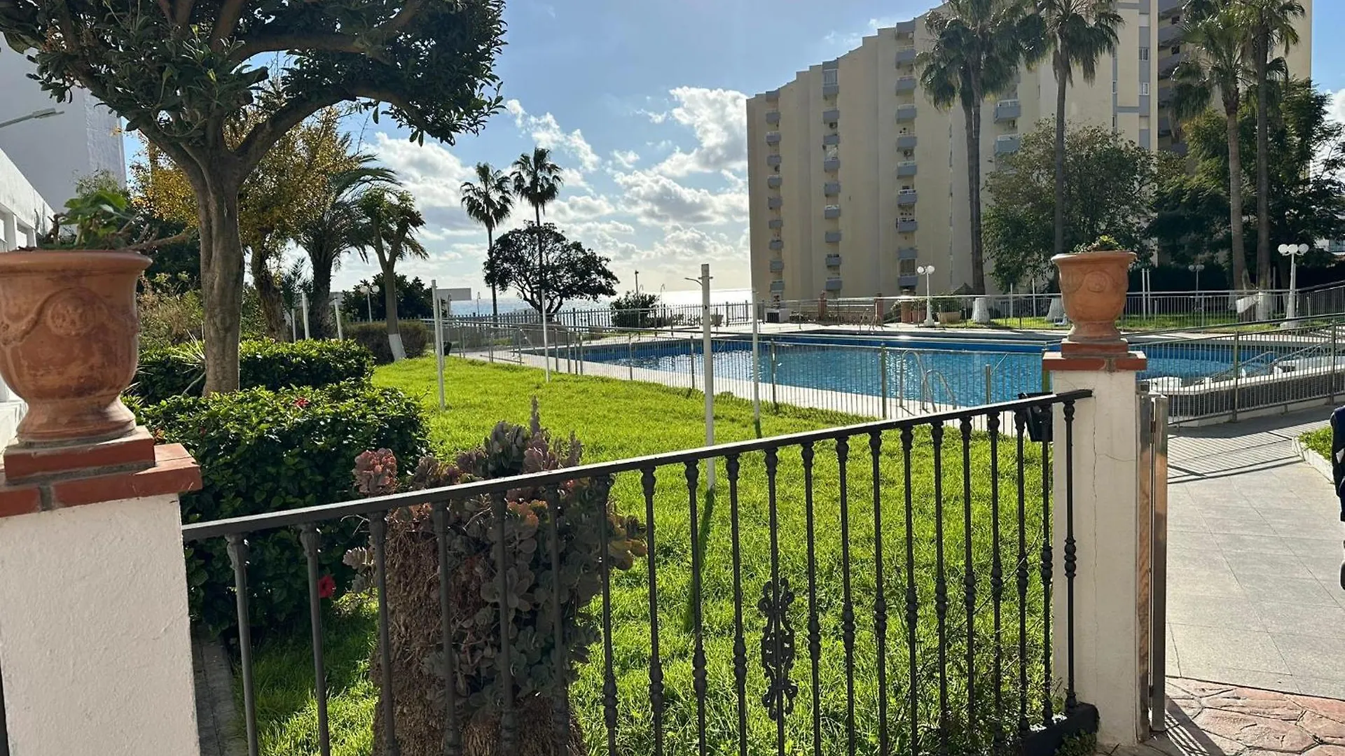 Benalmadena Beachside Apartment With Parking